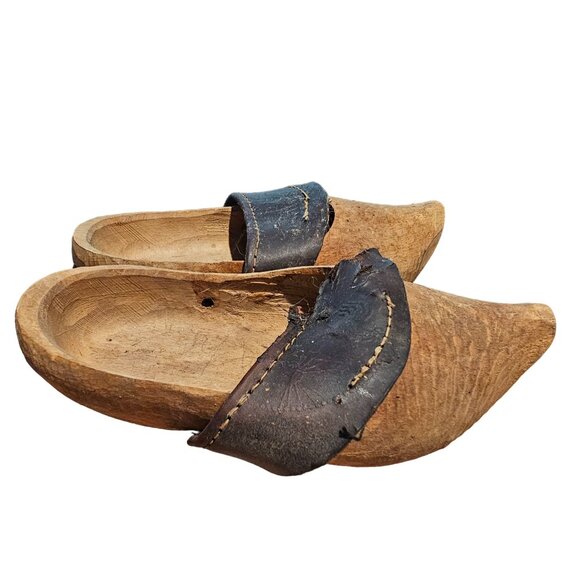 Vintage Dutch Wooden Clogs Leather Strap Embossed Rooster Design Handcarved - Picture 2 of 11